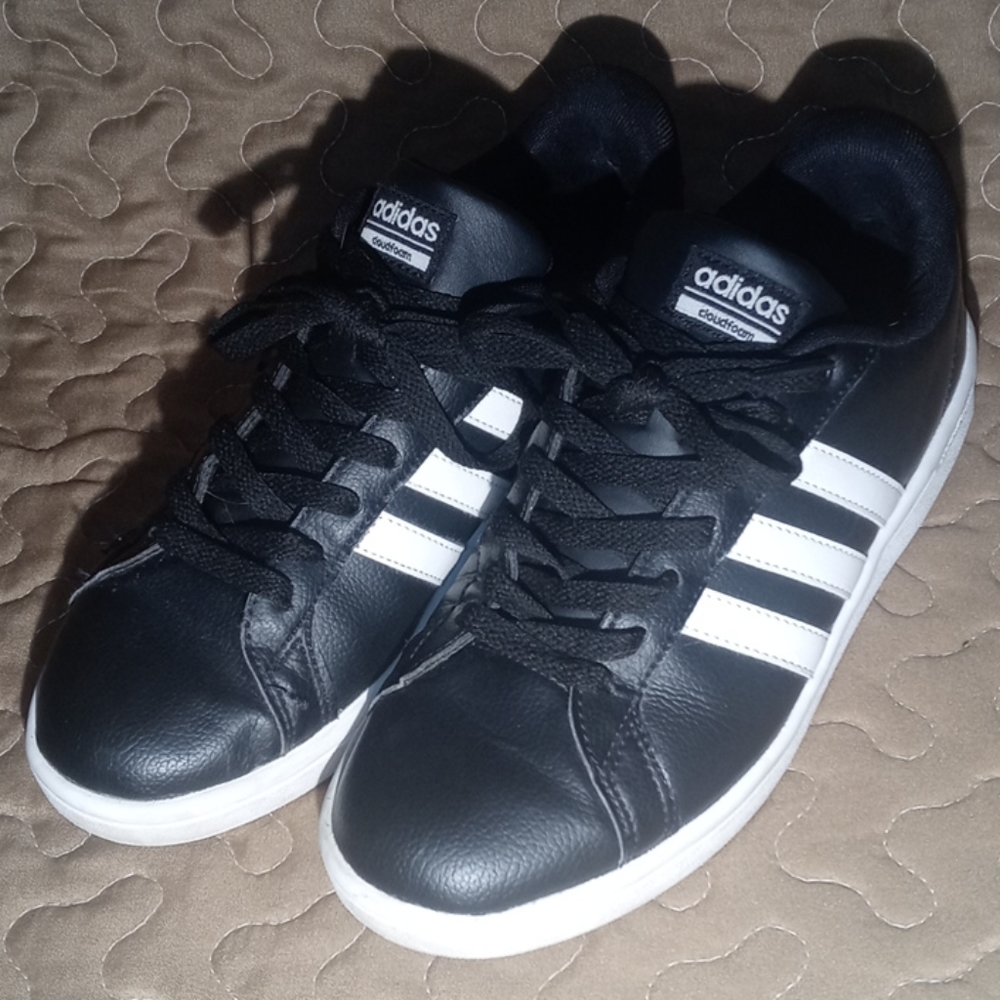 ✨ ADIDAS CLOUDFOAMS